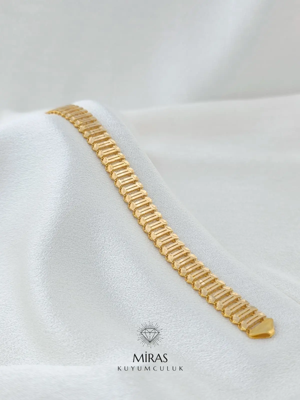 14 Ayar Altın - Taşsız Pullu Ajda Sarı Altın Bileklik - 14BLK883