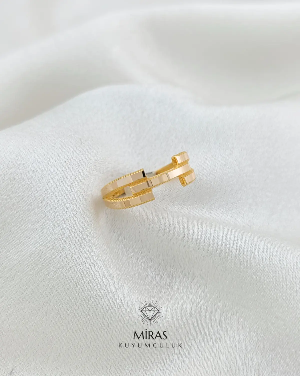 14 Ayar Altın - Taşsız Tekli Kaburga Ajda Yüzük - K14YZK419