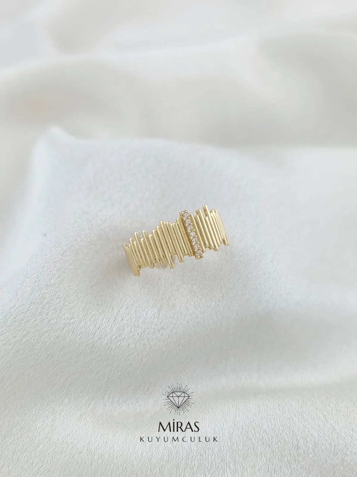 14 Ayar Altın - Asimetrik Taşlı Spor Yüzük - 14YZK922