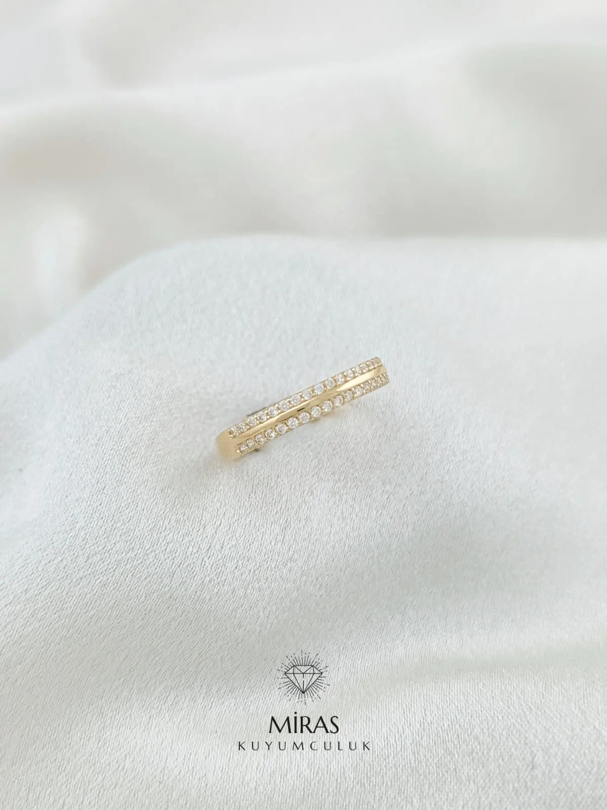 14 Ayar Altın - Çift Sıra Taşlı Yarım Tur Spor Yüzük - 14YZK990