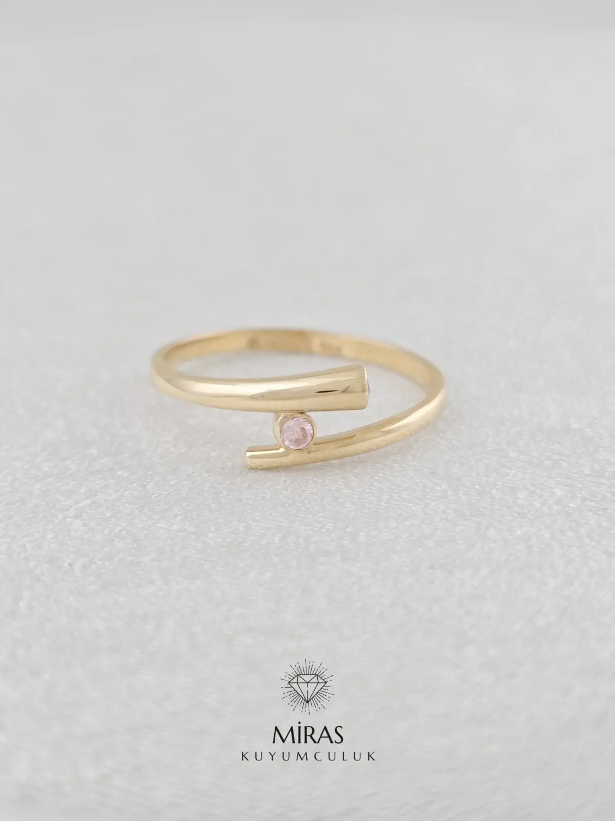 14 Ayar Altın - Pembe Taşlı Spor Yüzük - 14YZK986