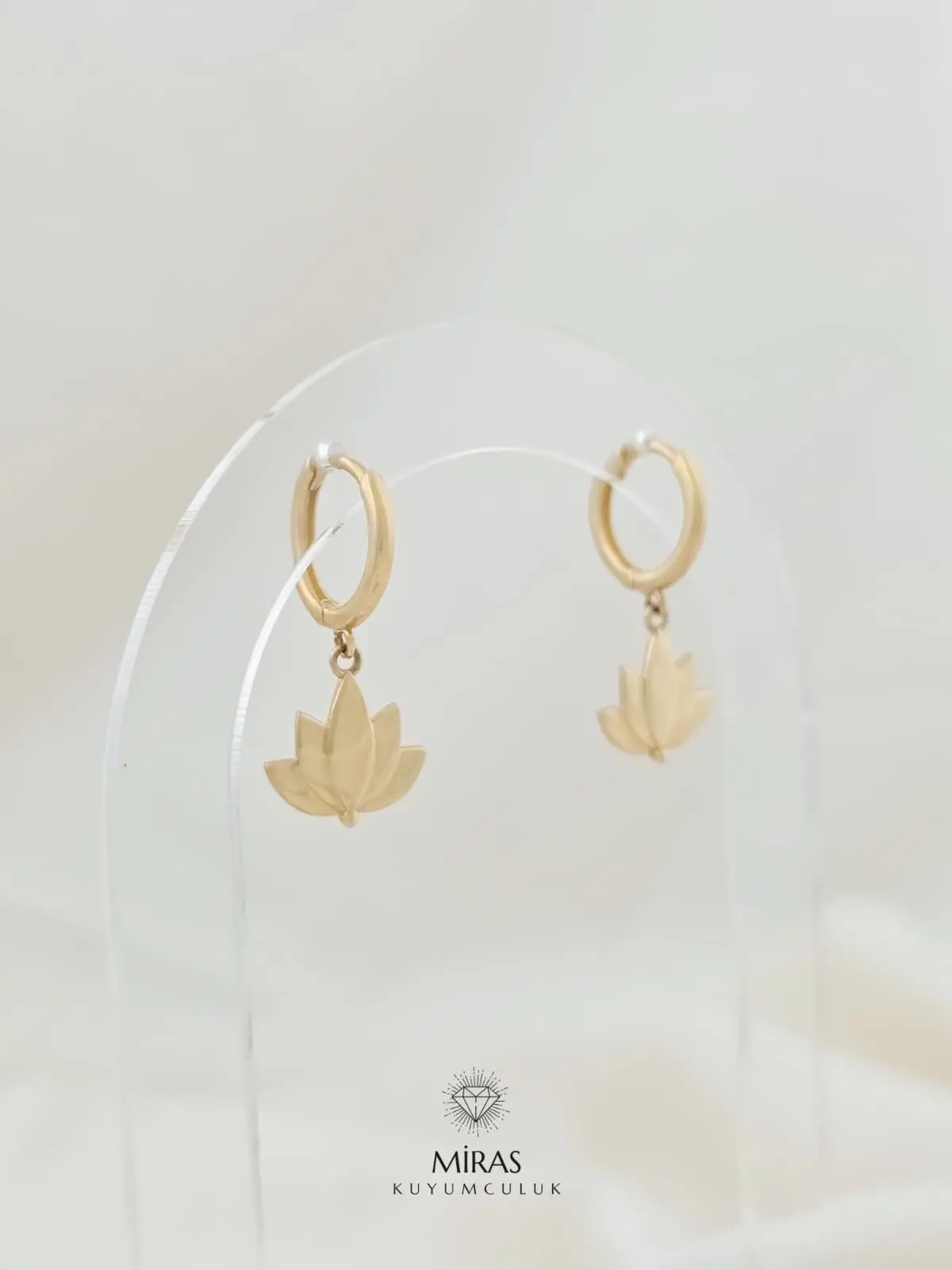 14 Ayar Altın - Taşsız Sallantılı Lotus Küpe - 14KP748