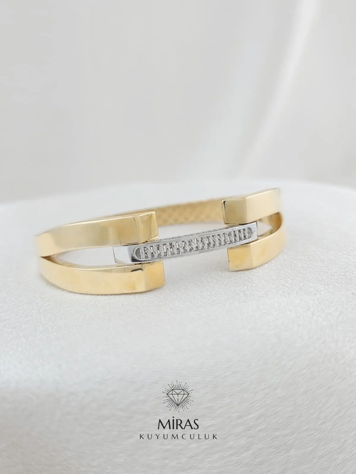 14 Ayar Altın - Taşsız Modern Kaburga Kelepçe - 14KLP244