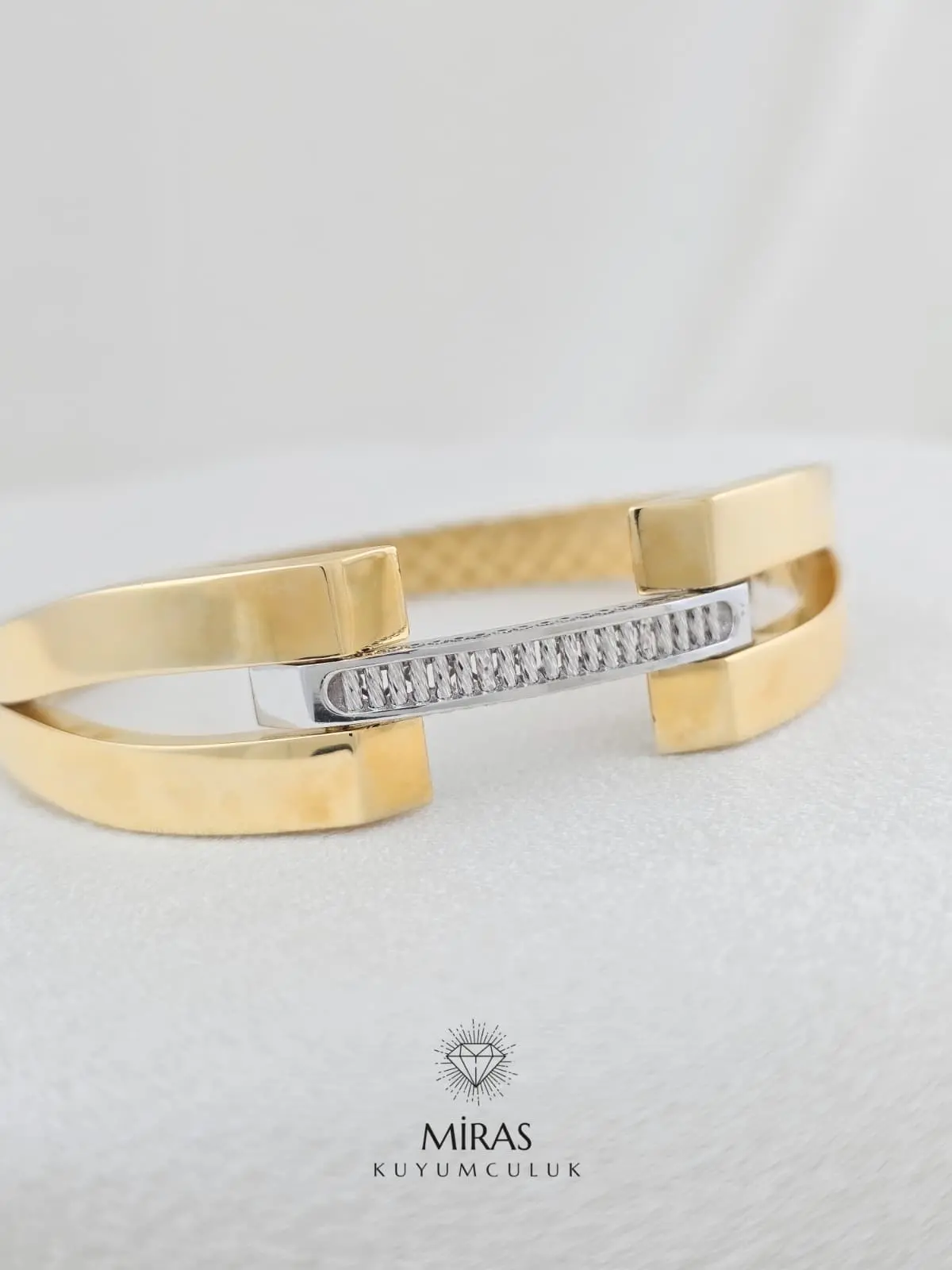 14 Ayar Altın - Taşsız Modern Kaburga Kelepçe - 14KLP244