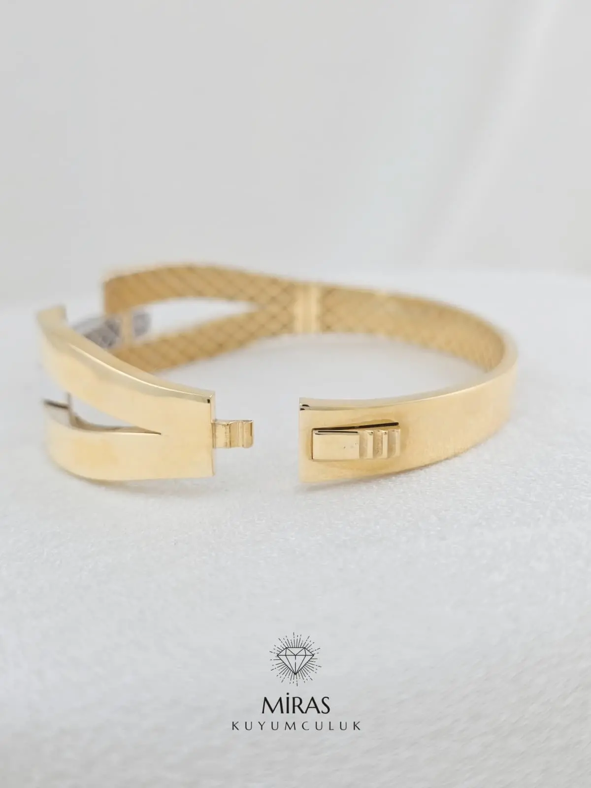 14 Ayar Altın - Taşsız Modern Kaburga Kelepçe - 14KLP244