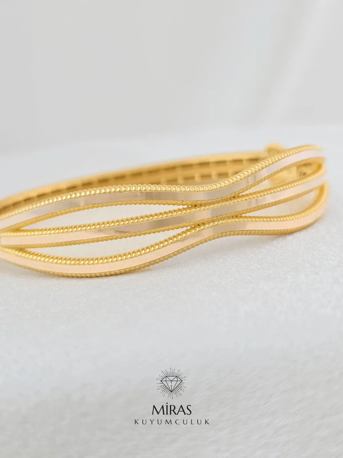 14 Ayar Altın - Üçlü Dalgalı Ajda Kelepçe - 14KLP274