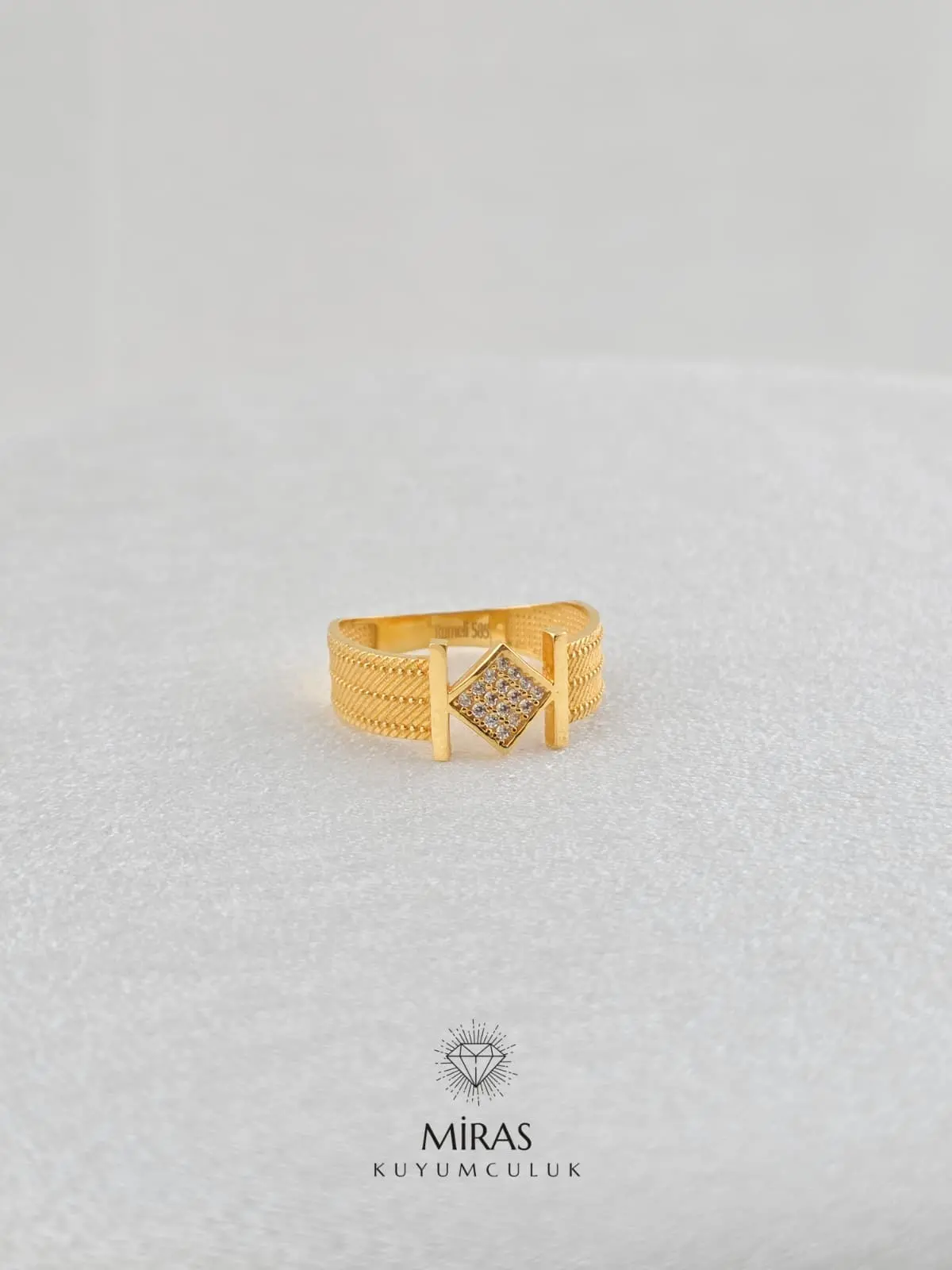 14 Ayar Altın - Taşlı Hasır Yüzük - K14YZK171