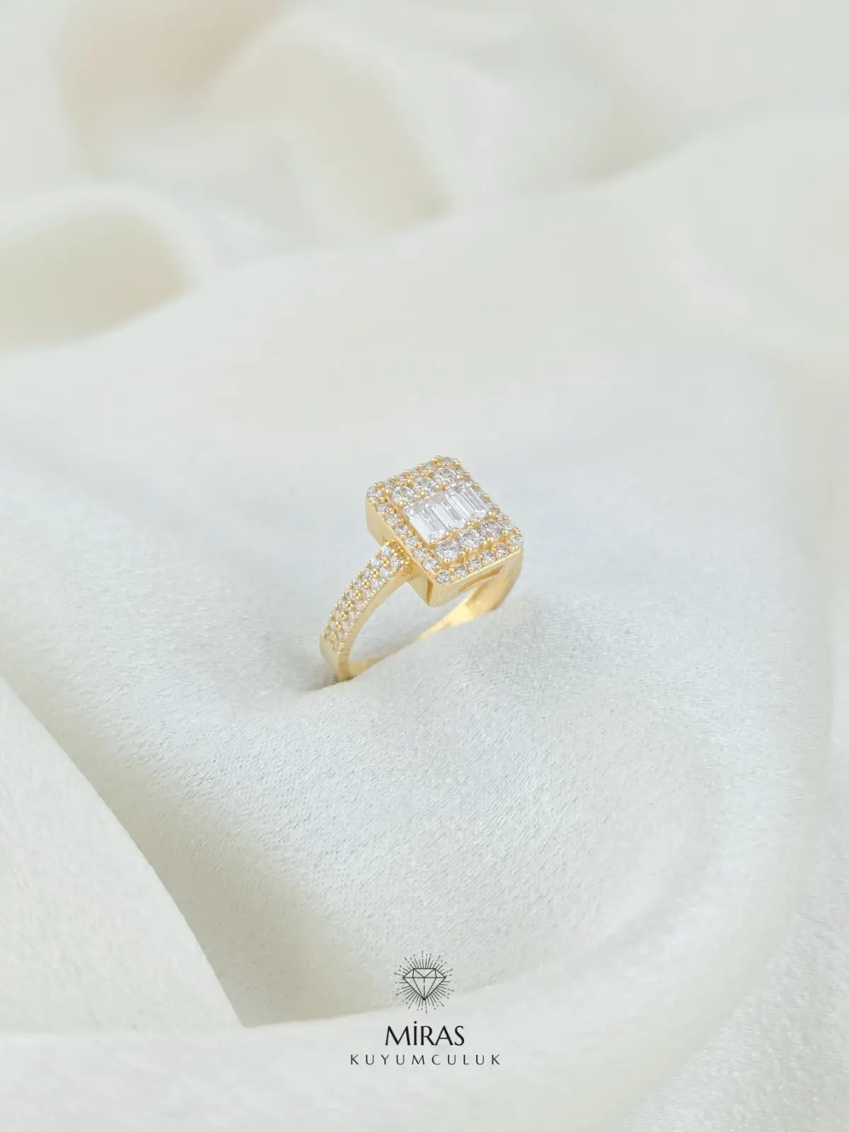14 Ayar Altın - Çift Sıra Taşlı Baget Yüzük - 14YZK725