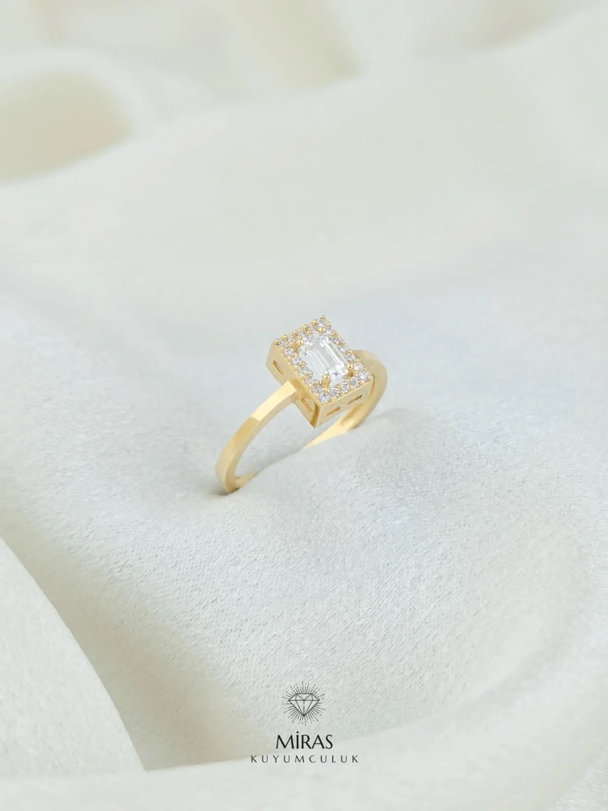 14 Ayar Altın - Dikdörtgen Baget Yüzük - 14YZK362