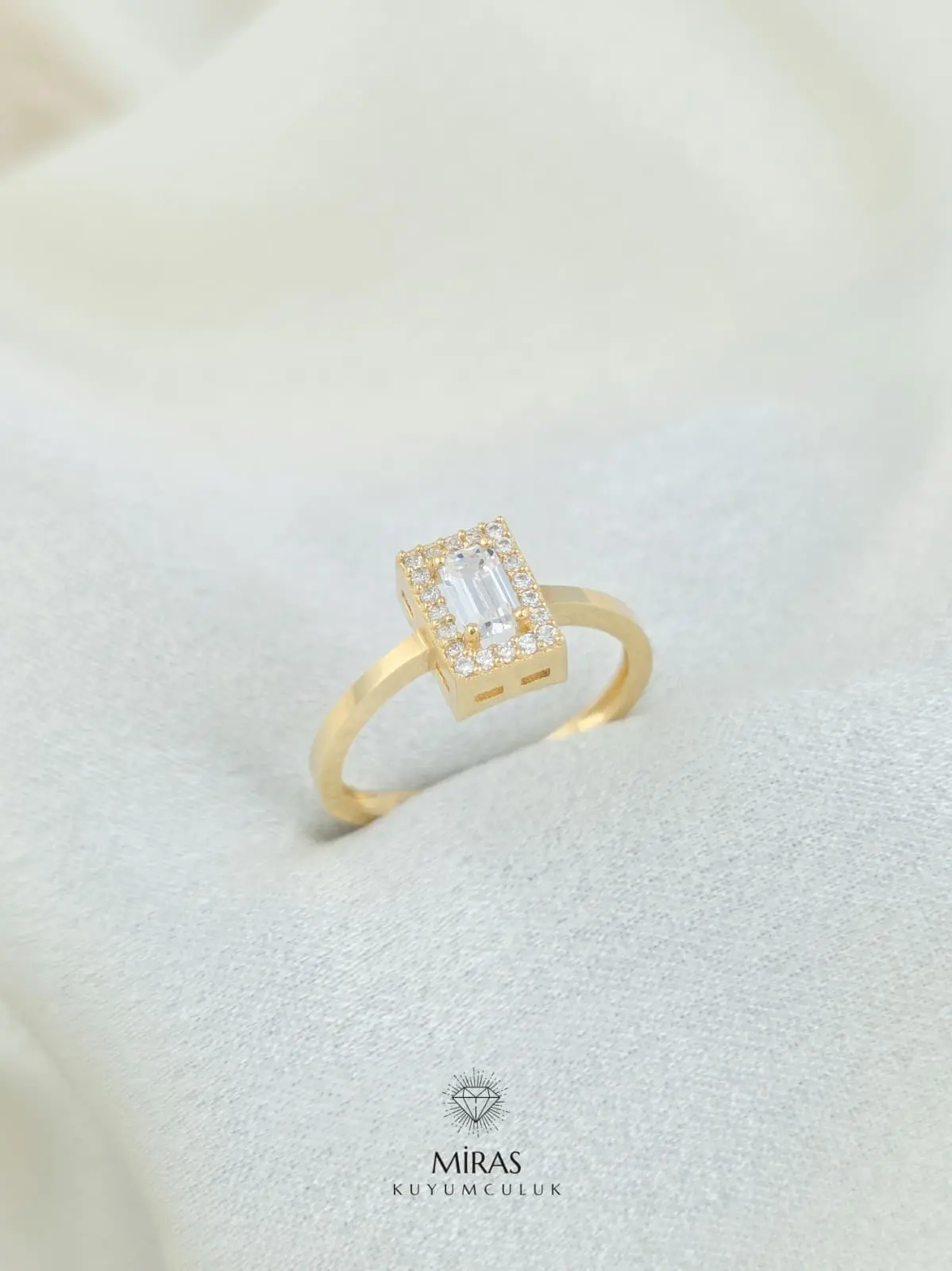 14 Ayar Altın - Dikdörtgen Baget Yüzük - 14YZK362