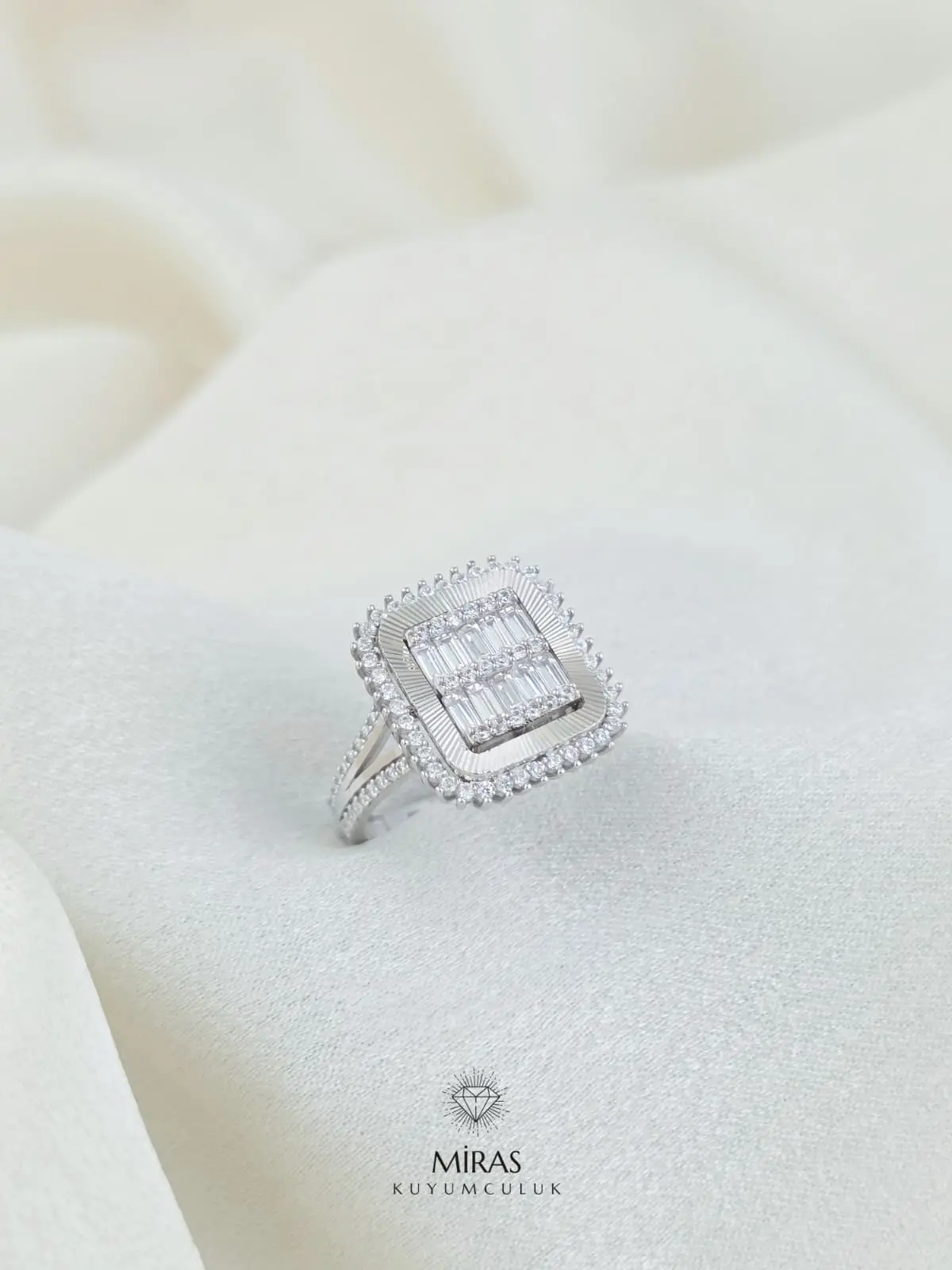 14 Ayar Altın - Lazer Kesim Baget Yüzük - 14YZK590