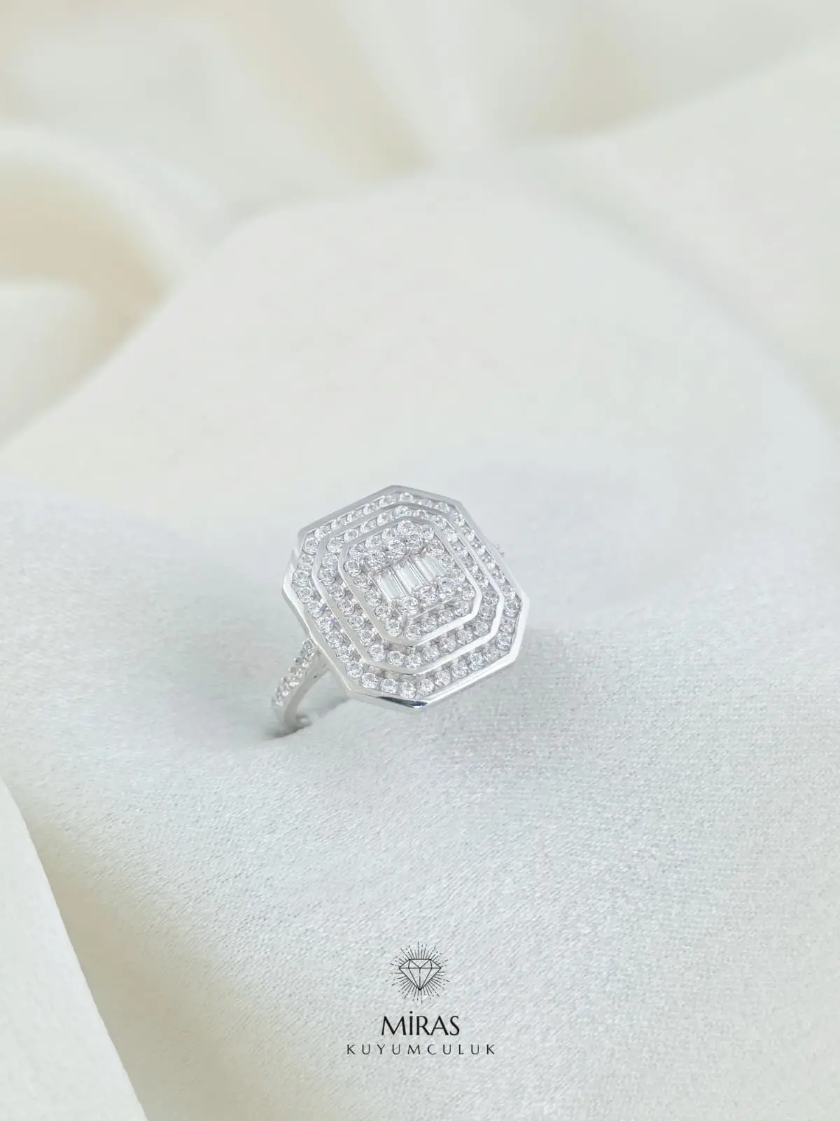 14 Ayar Altın - Piramit Baget Yüzük - 14YZK494