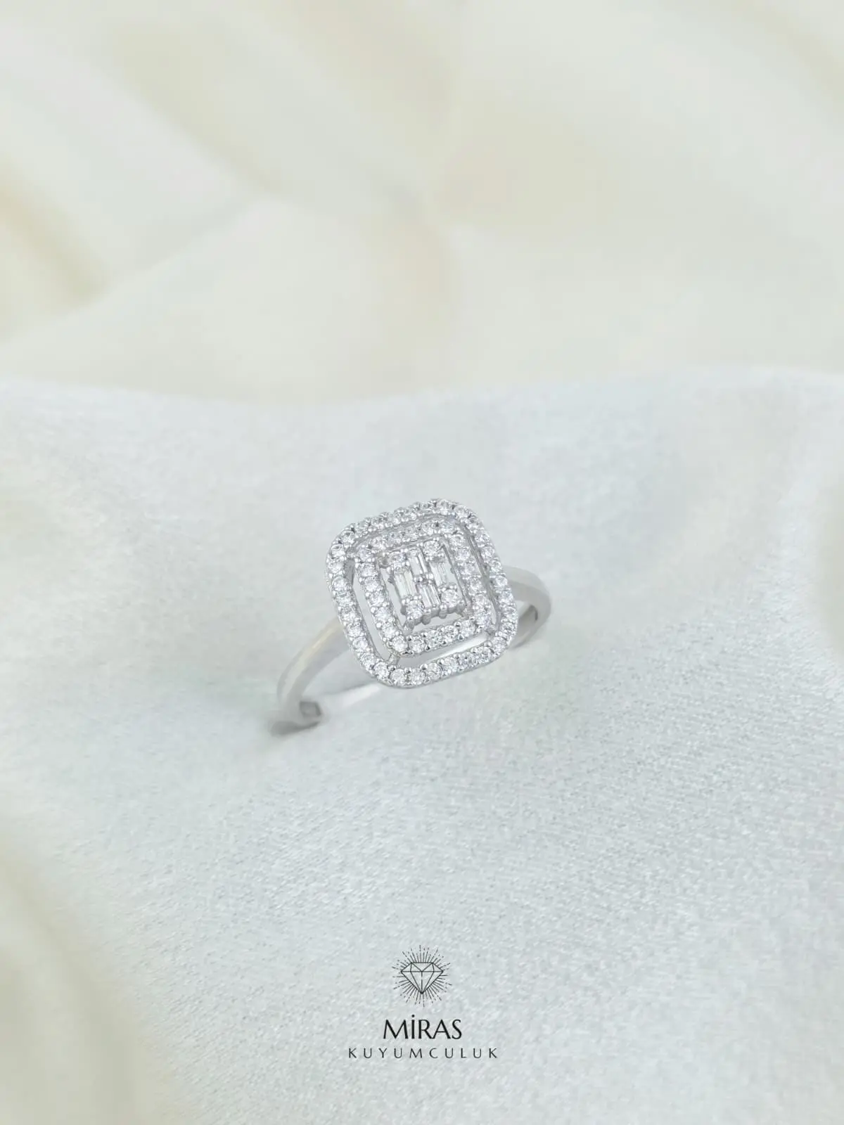 14 Ayar Altın - Piramit Baget Yüzük - K14YZK320