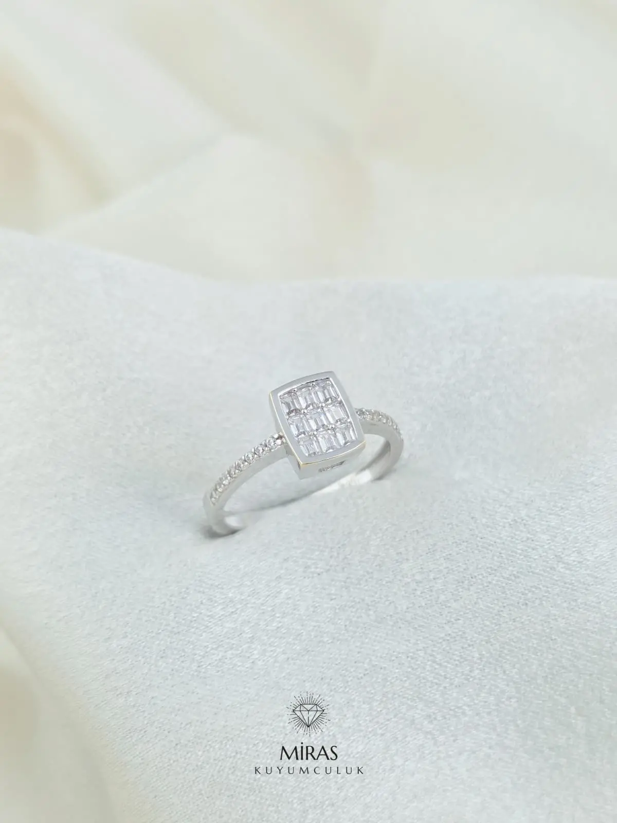 14 Ayar Altın - Dikdörtgen Montür Baget Yüzük - 14YZK35