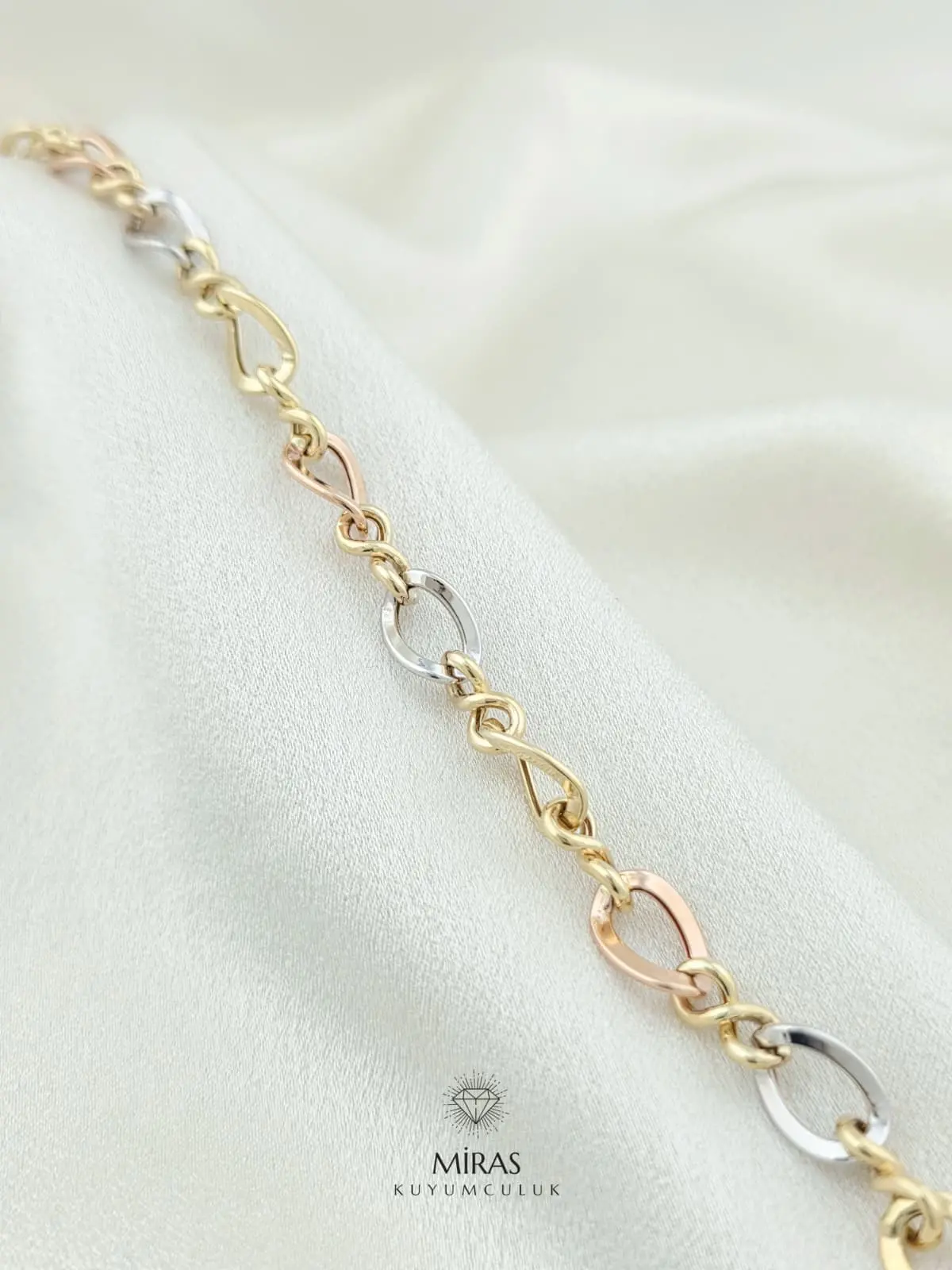 14 Ayar Altın - Üç Renkli Hallow Bileklik - 14BLK1052