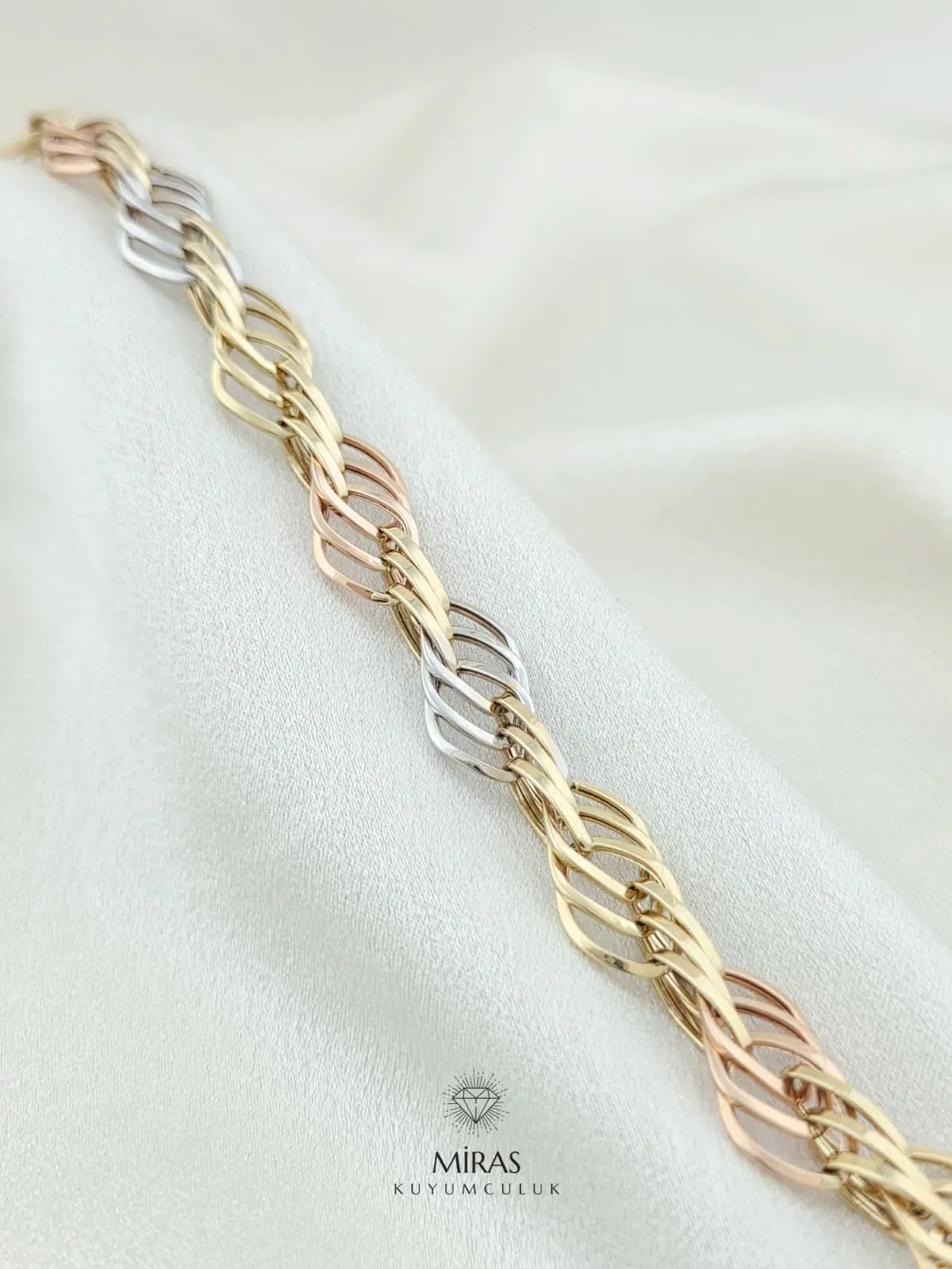 14 Ayar Altın - Üç Renkli Hallow Bileklik - 14BLK1048