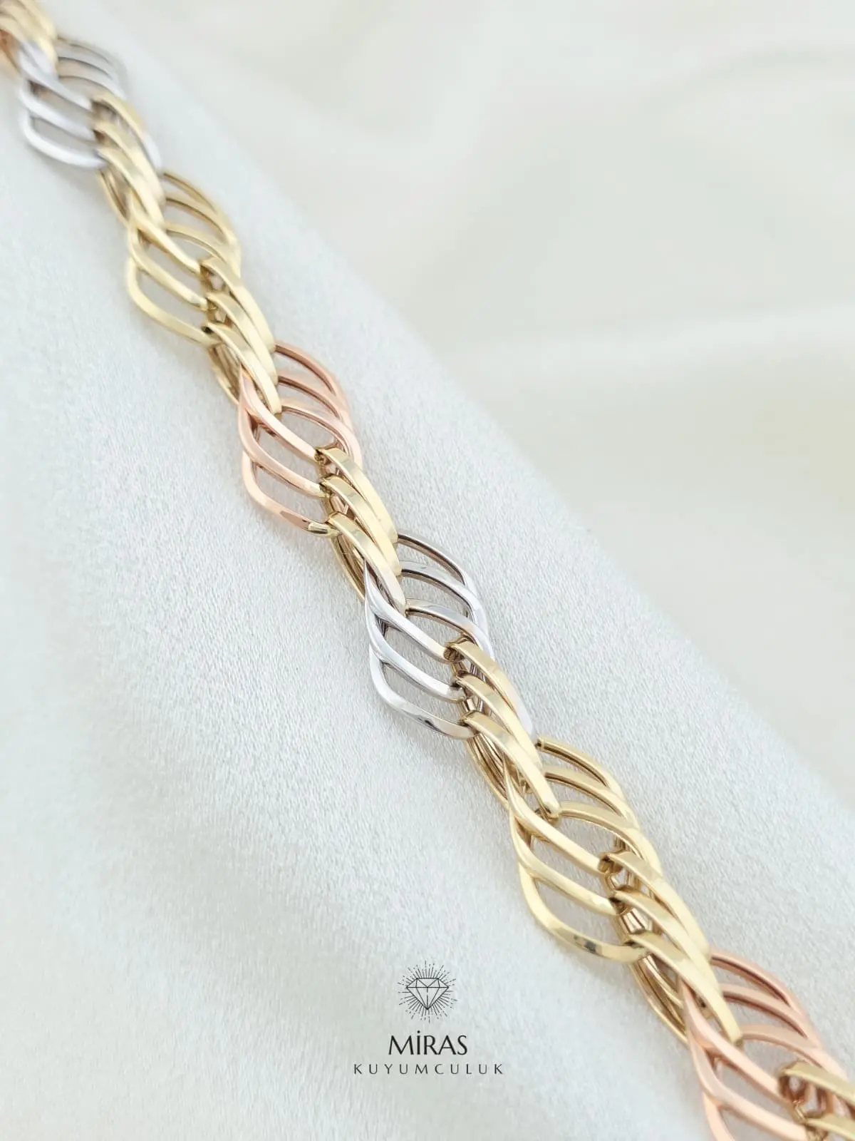 14 Ayar Altın - Üç Renkli Hallow Bileklik - 14BLK1048