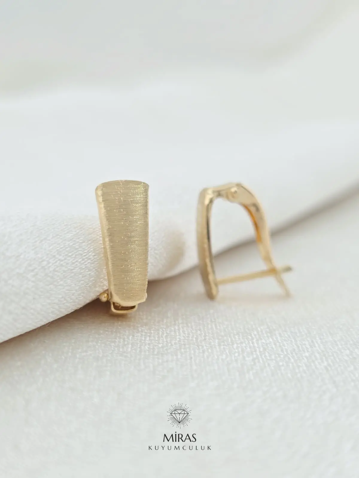 14 Ayar Altın - Taşsız Mat J Küpe - 14KP619