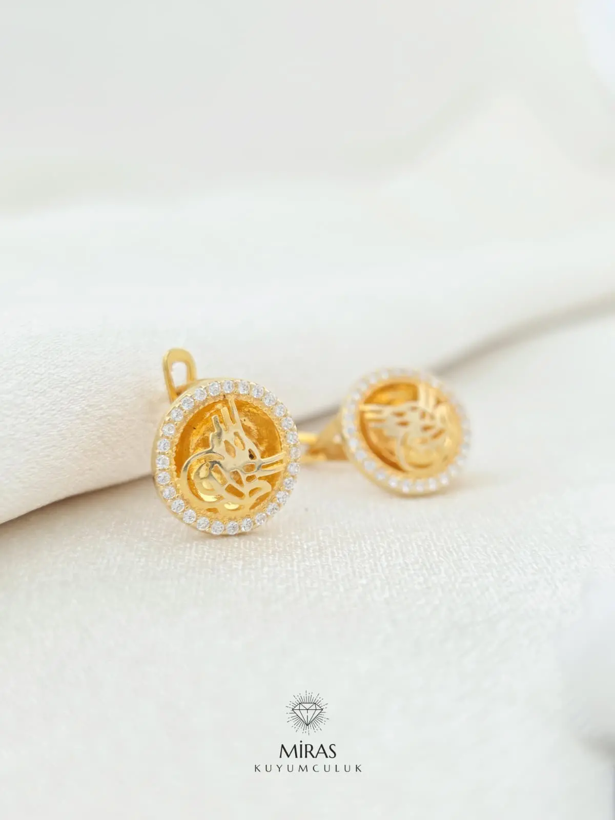 14 Ayar Altın - Taşlı Tuğra J Küpe - 14KP840