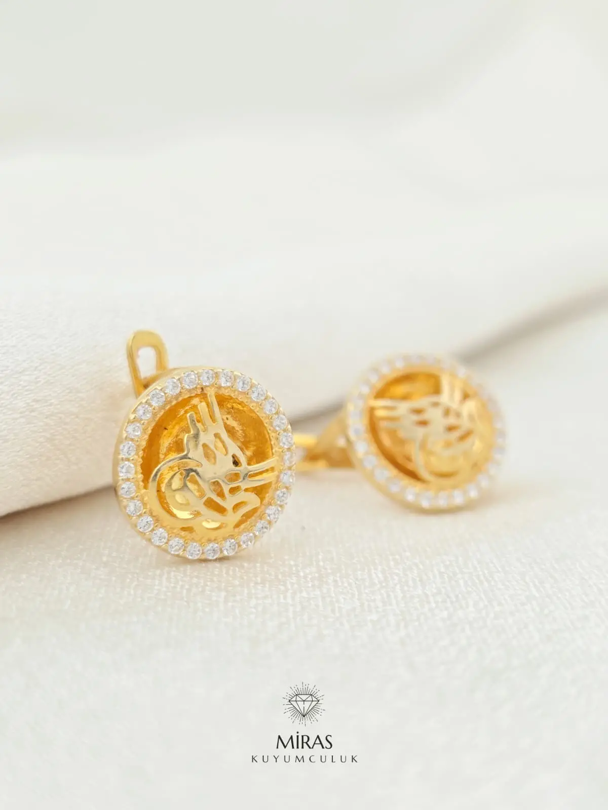 14 Ayar Altın - Taşlı Tuğra J Küpe - 14KP840