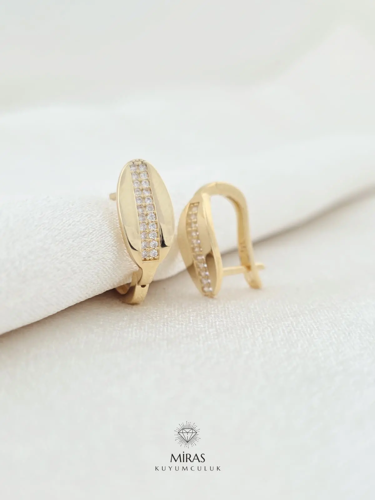 14 Ayar Altın - Taşlı J Küpe 14KP821