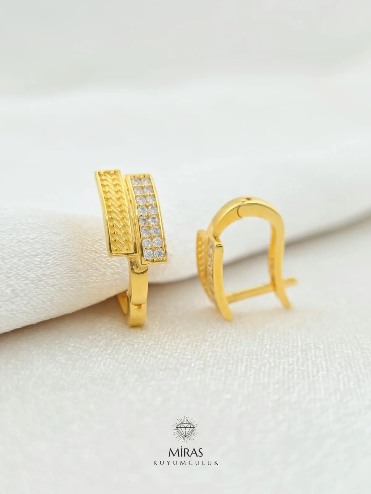 14 Ayar Altın - Taşlı Hasır Desenli J Küpe - K14KP95